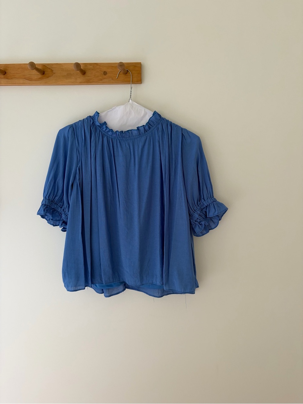 LN Beautiful Blue Ruffle-Neck Short Sleeve Blouse M